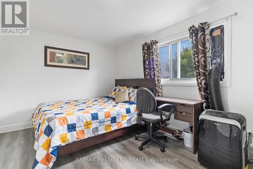 4517 Sussex Drive, Niagara Falls, ON - Indoor Photo Showing Bedroom