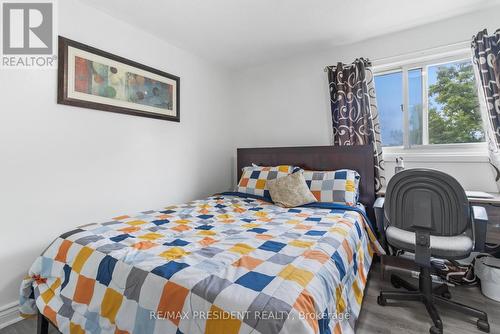 4517 Sussex Drive, Niagara Falls, ON - Indoor Photo Showing Bedroom