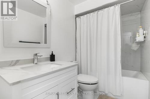 4517 Sussex Drive, Niagara Falls, ON - Indoor Photo Showing Bathroom