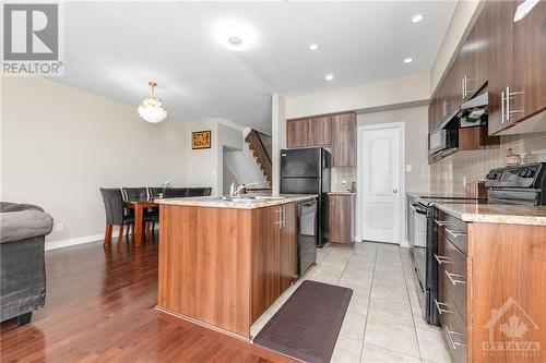 102 Popplewell Crescent, Ottawa, ON - Indoor Photo Showing Kitchen