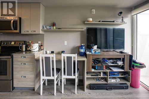 430 - 308 Lester Street, Waterloo, ON - Indoor Photo Showing Kitchen