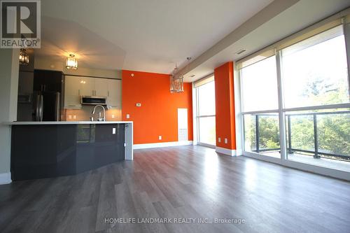 407 - 4700 Highway 7 Avenue, Vaughan, ON - Indoor Photo Showing Kitchen