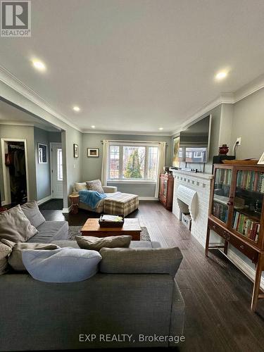 161 Sellers Avenue, Toronto (Caledonia-Fairbank), ON - Indoor Photo Showing Living Room