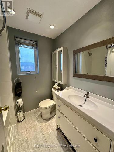 161 Sellers Avenue, Toronto (Caledonia-Fairbank), ON - Indoor Photo Showing Bathroom