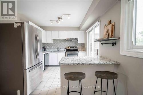 13 - 1155 Paramount Drive, Hamilton (Stoney Creek Mountain), ON - Indoor Photo Showing Kitchen With Upgraded Kitchen