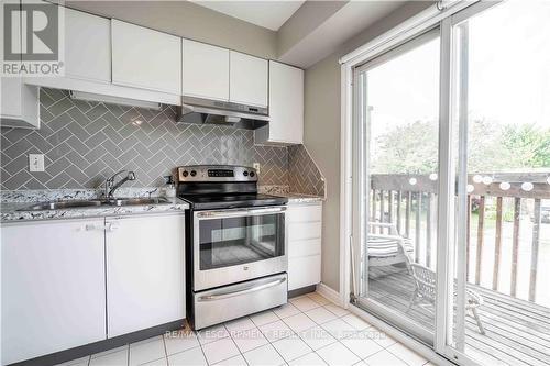 13 - 1155 Paramount Drive, Hamilton (Stoney Creek Mountain), ON - Indoor Photo Showing Kitchen