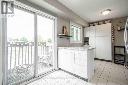 13 - 1155 Paramount Drive, Hamilton (Stoney Creek Mountain), ON - Indoor Photo Showing Kitchen