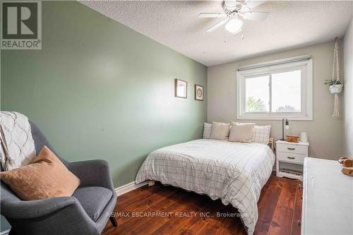 13 - 1155 Paramount Drive, Hamilton (Stoney Creek Mountain), ON - Indoor Photo Showing Bedroom