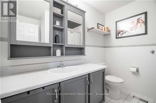 13 - 1155 Paramount Drive, Hamilton (Stoney Creek Mountain), ON - Indoor Photo Showing Bathroom