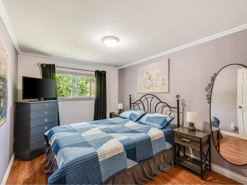 2621 5Th Ave, Castlegar, BC - Indoor Photo Showing Bedroom