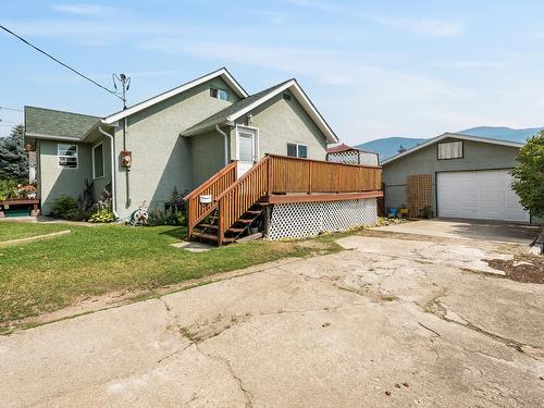 2621 5Th Ave, Castlegar, BC - Outdoor