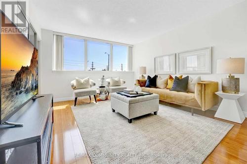 218 - 2466 Eglinton Avenue E, Toronto (Eglinton East), ON - Indoor Photo Showing Living Room