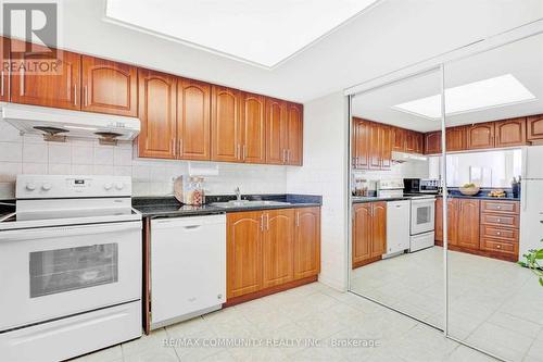 218 - 2466 Eglinton Avenue E, Toronto (Eglinton East), ON - Indoor Photo Showing Kitchen