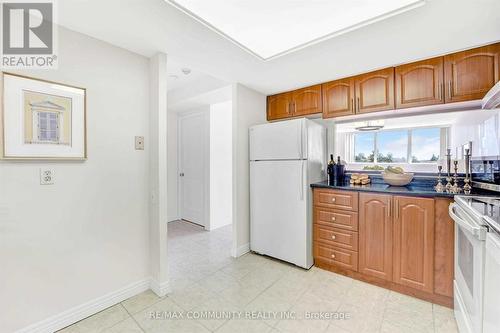 218 - 2466 Eglinton Avenue E, Toronto (Eglinton East), ON - Indoor Photo Showing Kitchen