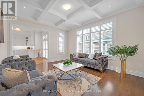 3298 Rattlesnake Path, Oakville (Uptown Core), ON - Indoor Photo Showing Living Room