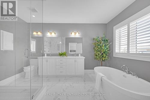 3298 Rattlesnake Path, Oakville (Uptown Core), ON - Indoor Photo Showing Bathroom