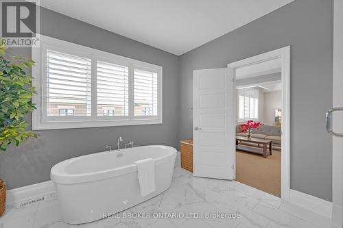 3298 Rattlesnake Path, Oakville (Uptown Core), ON - Indoor Photo Showing Bathroom