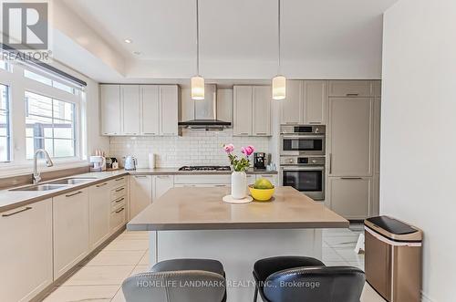 84 Village Parkway, Markham, ON - Indoor Photo Showing Kitchen With Double Sink With Upgraded Kitchen