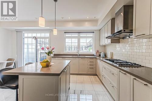 84 Village Parkway, Markham, ON - Indoor Photo Showing Kitchen With Upgraded Kitchen