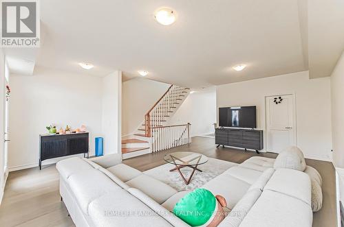 84 Village Parkway, Markham (Unionville), ON - Indoor Photo Showing Living Room