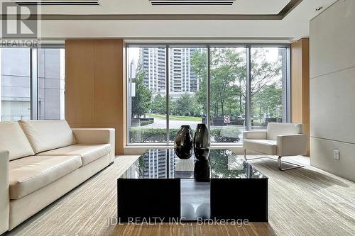 1506 - 120 Harrison Garden Boulevard, Toronto (Willowdale East), ON - Indoor Photo Showing Living Room