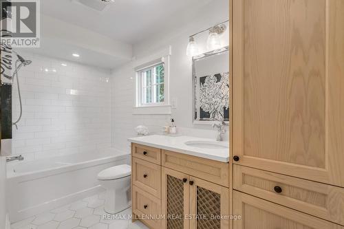 11 George Street, New Tecumseth (Tottenham), ON - Indoor Photo Showing Bathroom