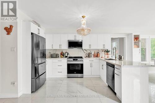 238 Bristol Road, Newmarket, ON - Indoor Photo Showing Kitchen