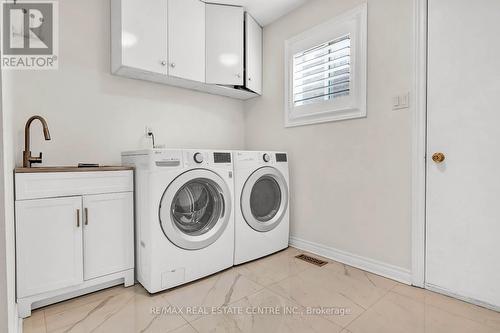 238 Bristol Road, Newmarket (Bristol-London), ON - Indoor Photo Showing Laundry Room