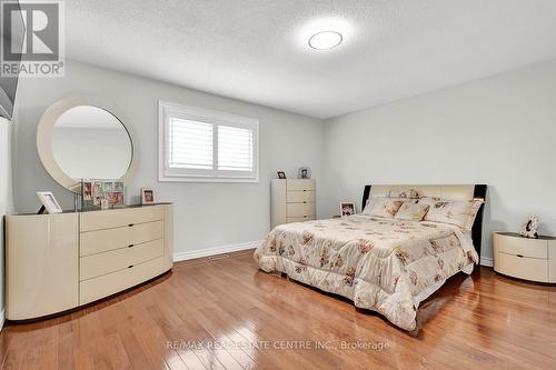 238 Bristol Road, Newmarket (Bristol-London), ON - Indoor Photo Showing Bedroom