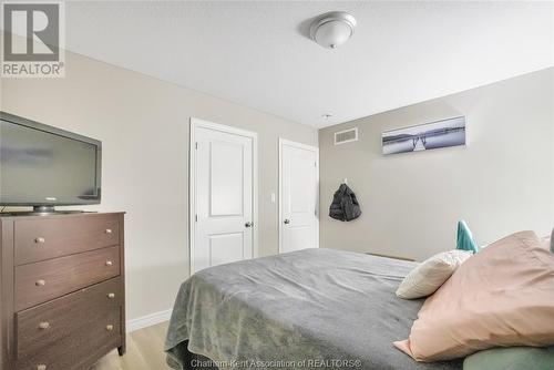 239 Walnut Street West, Bothwell, ON - Indoor Photo Showing Bedroom