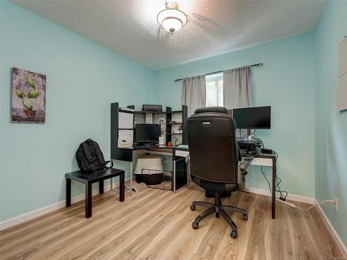 2436 Otter Point Rd, Sooke, BC - Indoor Photo Showing Office