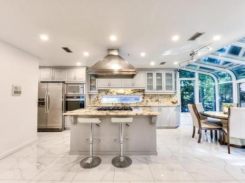 Cuisine - 5782 Rue Fleet, Hampstead, QC - Indoor Photo Showing Kitchen With Upgraded Kitchen