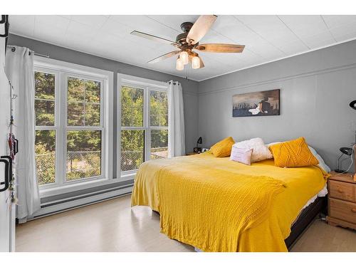 Master bedroom - 1613 Ch. Du Village, Saint-Adolphe-D'Howard, QC - Indoor Photo Showing Bedroom