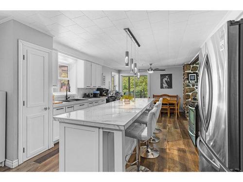 Kitchen - 1613 Ch. Du Village, Saint-Adolphe-D'Howard, QC - Indoor Photo Showing Kitchen With Upgraded Kitchen