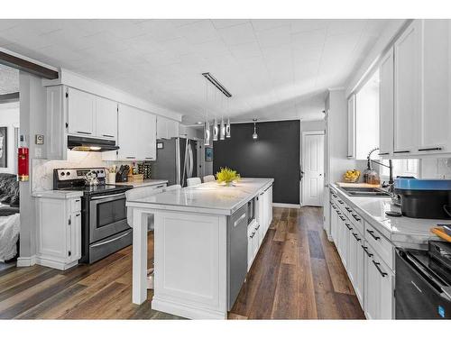 Kitchen - 1613 Ch. Du Village, Saint-Adolphe-D'Howard, QC - Indoor Photo Showing Kitchen With Double Sink With Upgraded Kitchen