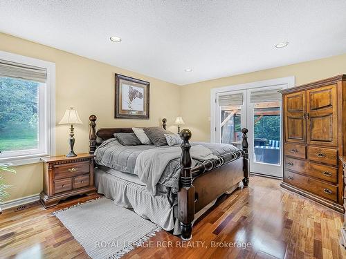 25 Wolf Cres, Caledon, ON - Indoor Photo Showing Bedroom