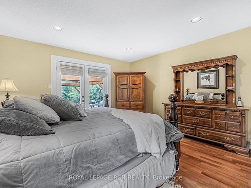 25 Wolf Cres, Caledon, ON - Indoor Photo Showing Bedroom