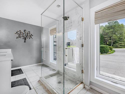 25 Wolf Cres, Caledon, ON - Indoor Photo Showing Bathroom