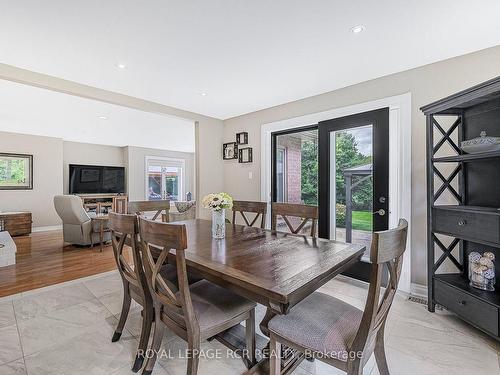 25 Wolf Cres, Caledon, ON - Indoor Photo Showing Dining Room