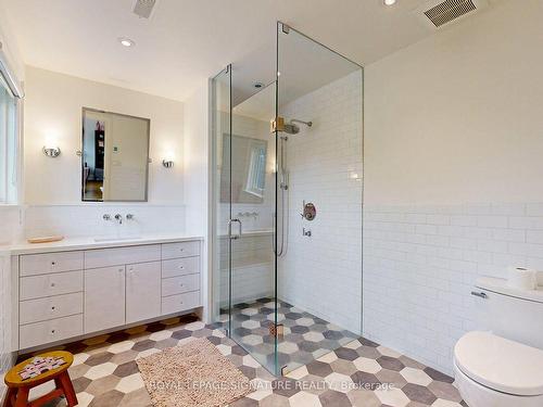 5 Revere Pl, Toronto, ON - Indoor Photo Showing Bathroom