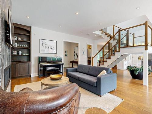 5 Revere Pl, Toronto, ON - Indoor Photo Showing Living Room