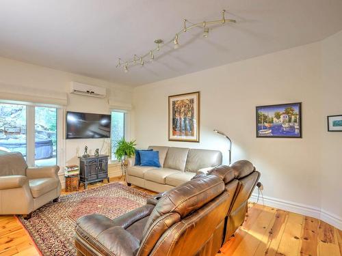 Living room - 21 Ch. Burnside, La Pêche, QC - Indoor Photo Showing Living Room