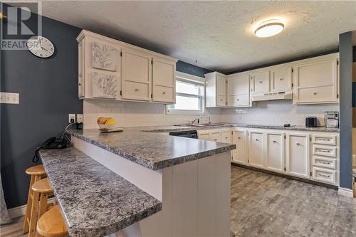 679 Prom Greenwood, Shediac, NB - Indoor Photo Showing Kitchen