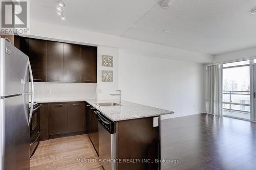 2604 - 360 Square One Drive, Mississauga (City Centre), ON - Indoor Photo Showing Kitchen