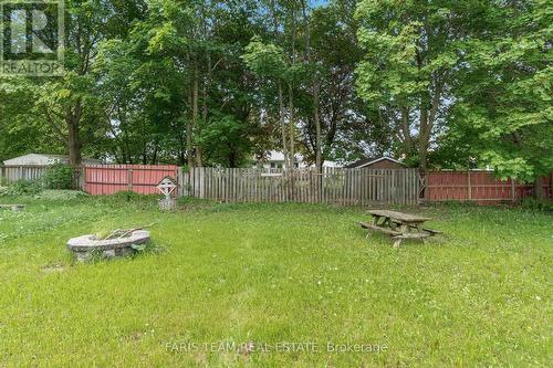 39 Brackenbury Street, Grey Highlands (Markdale), ON - Outdoor With Backyard