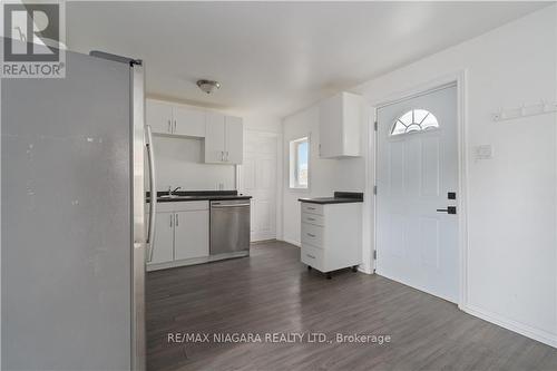 237 Mitchell Street, Port Colborne, ON - Indoor Photo Showing Kitchen