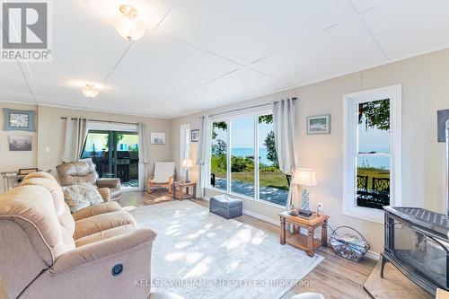 77525 Melena Drive, Central Huron (Goderich Twp), ON - Indoor Photo Showing Living Room