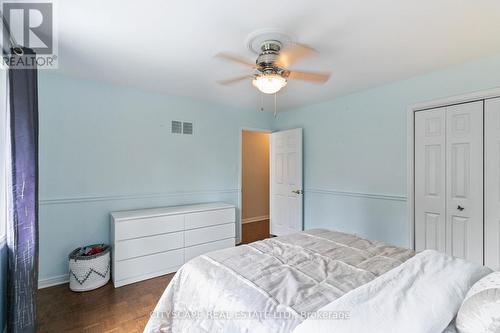 1836 Friar Tuck Court, Mississauga (Sheridan), ON - Indoor Photo Showing Bedroom