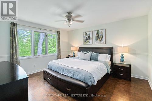 1836 Friar Tuck Court, Mississauga (Sheridan), ON - Indoor Photo Showing Bedroom