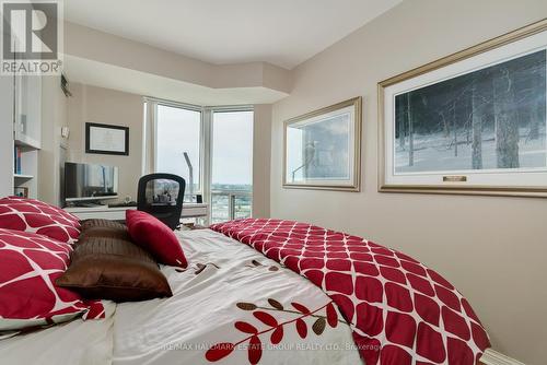 Ph 308 - 1 Lee Centre Drive, Toronto (Woburn), ON - Indoor Photo Showing Bedroom